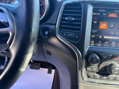 Used 2017 Jeep Grand Cherokee Altitude image 30