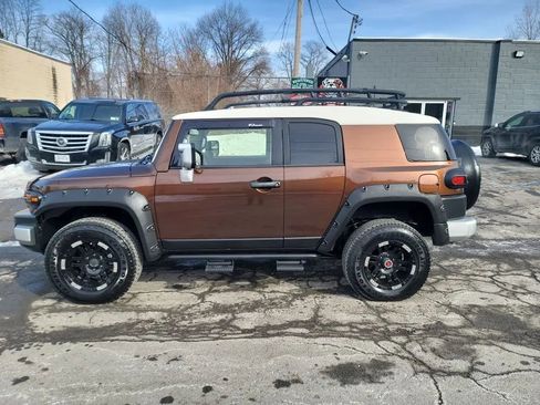 Used 2014 Toyota FJ Cruiser 4WD image 8