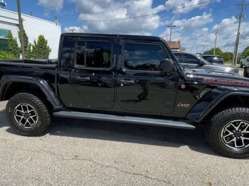 Used 2024 Jeep Gladiator Rubicon AWD/4WD image 3