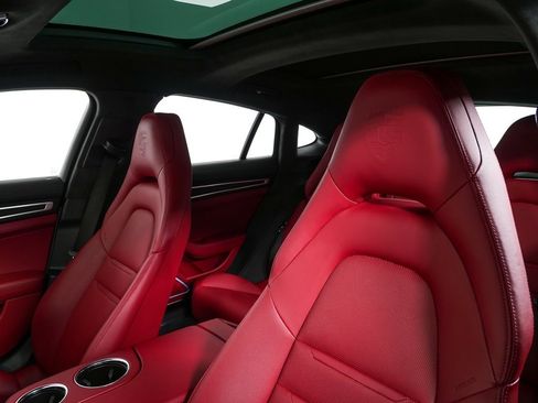 Certified 2023 Porsche Panamera GTS image 5