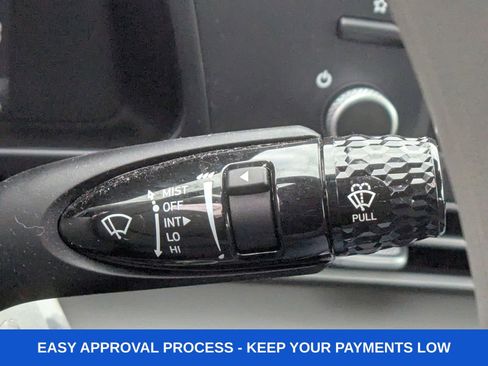 Used 2021 Hyundai Elantra SE image 39