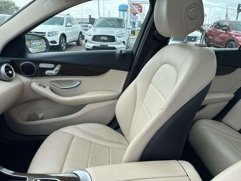 Used 2019 Mercedes-Benz C 300 Sedan image 17