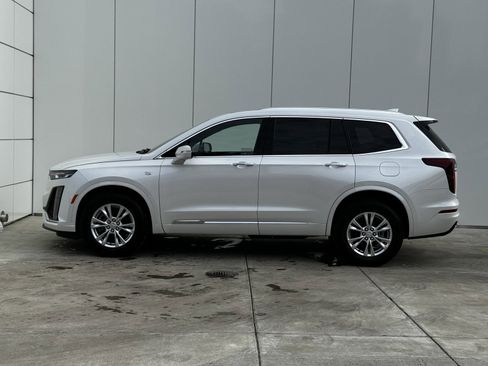 New 2025 Cadillac XT6 Luxury image 4