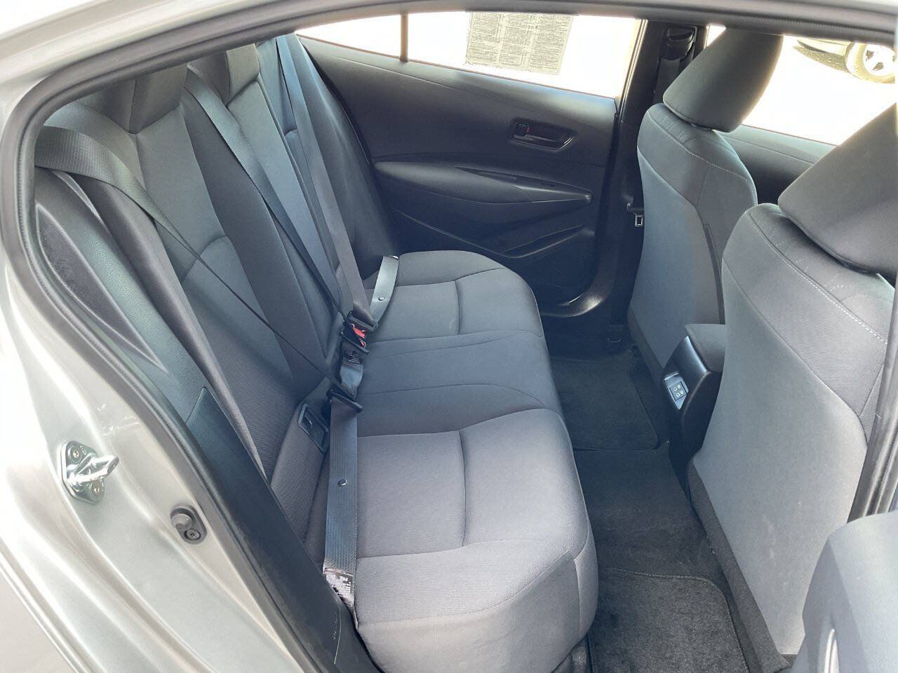 Used 2025 Toyota Corolla LE FWD image 37