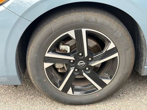 Used 2024 Nissan Sentra SV FWD image 16