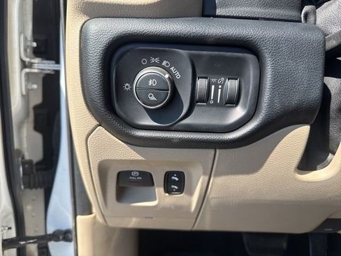 Used 2019 RAM 1500 Big Horn AWD/4WD image 25