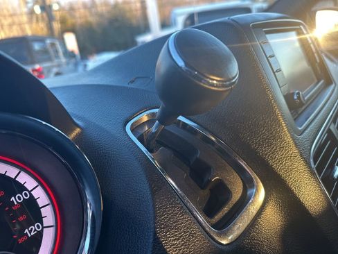 Used 2017 Dodge Grand Caravan GT image 26