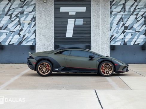 Used 2024 Lamborghini Huracan Sterrato AWD/4WD image 17