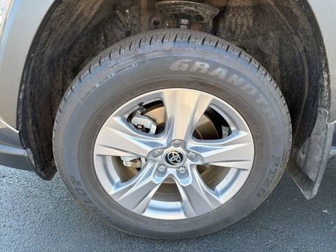 Used 2025 Toyota RAV4 XLE w/ Convenience Package image 10