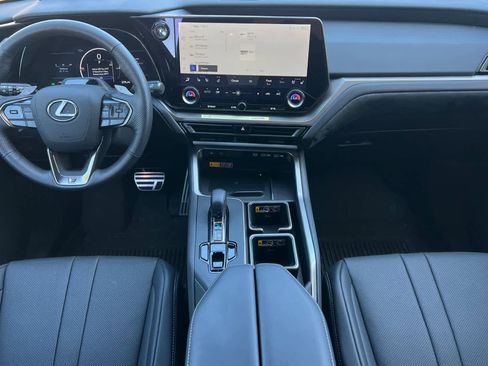 Used 2026 Lexus TX 500h AWD w/ Technology Package image 4