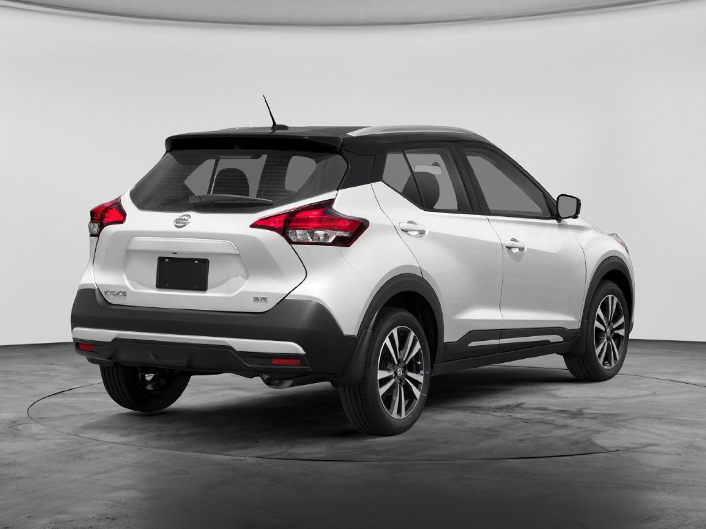 Used 2020 Nissan Kicks SR w/ SR Premium Package FWD image 2