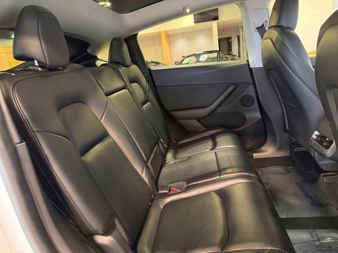 Used 2021 Tesla Model Y Long Range image 24