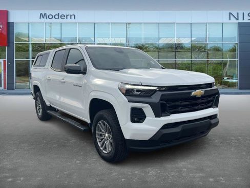 Used 2024 Chevrolet Colorado LT w/ LT Convenience Package III image 3