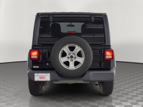 Used 2018 Jeep Wrangler Unlimited Sport S AWD/4WD image 10