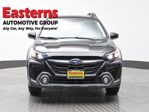 Used 2023 Subaru Outback Premium AWD/4WD image 2