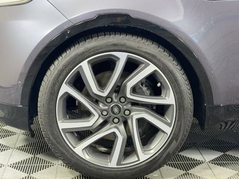 Used 2025 Land Rover Discovery Dynamic SE AWD/4WD image 13
