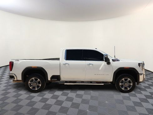 Used 2025 GMC Sierra 2500 SLT w/ SLT Convenience Package AWD/4WD image 5