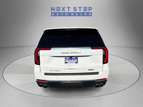 Used 2025 GMC Yukon Denali AWD/4WD image 7