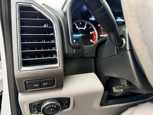 Used 2017 Ford F250 XLT w/ Camper Package AWD/4WD image 29