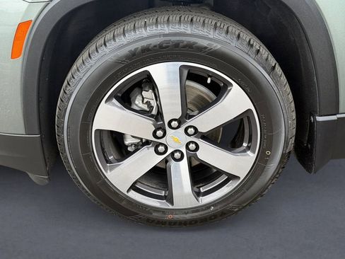 Used 2023 Chevrolet Traverse LT w/ LT Premium Package AWD/4WD image 9