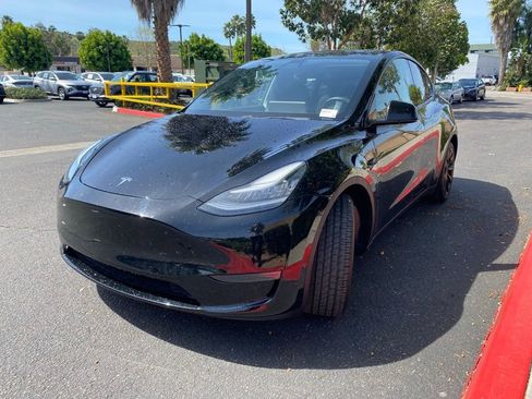Used 2020 Tesla Model Y Long Range image 6
