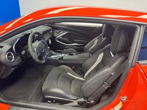 Used 2021 Chevrolet Camaro SS RWD image 12