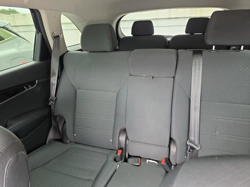 Used 2019 Kia Sorento S FWD image 5