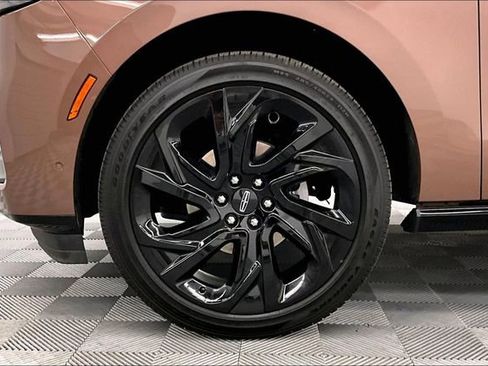 Used 2025 Lincoln Navigator Black Label AWD/4WD image 9