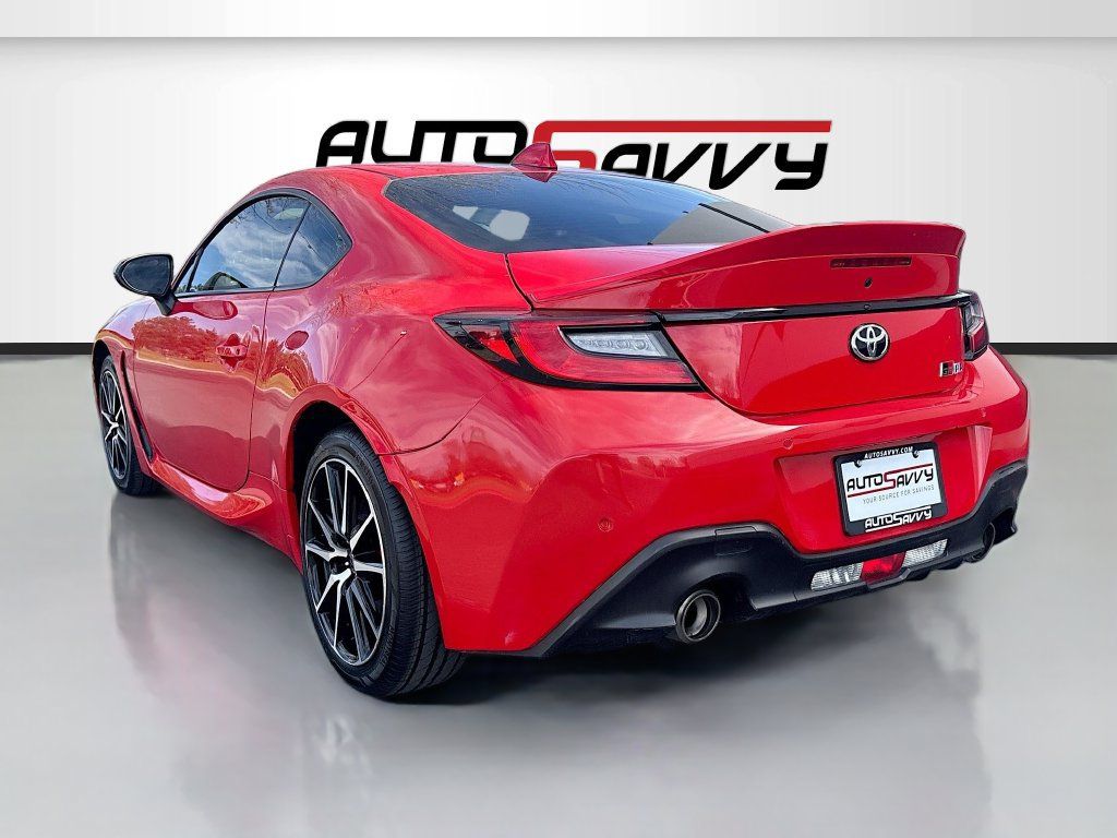 Used 2025 Toyota GR86 Premium w/ Performance Package RWD image 5