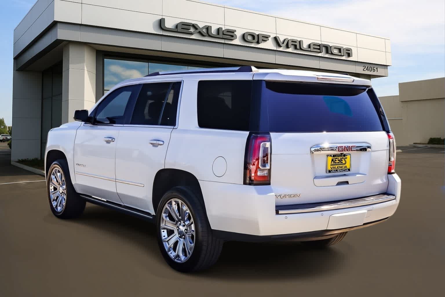 Used 2016 GMC Yukon Denali w/ Open Road Package RWD image 2