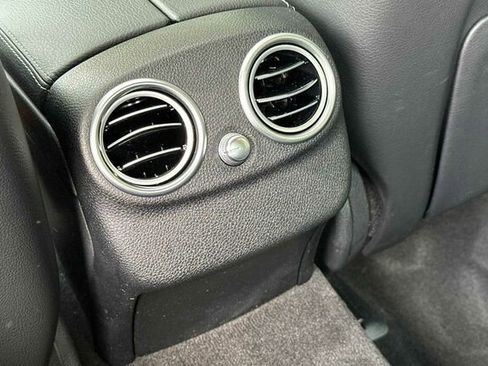 Used 2018 Mercedes-Benz C 300 4MATIC Sedan image 15