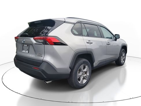 Used 2022 Toyota RAV4 XLE image 7