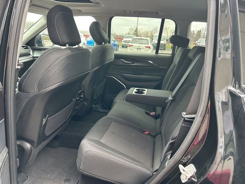 Used 2022 Jeep Grand Cherokee Laredo w/ Luxury Tech Group I image 21