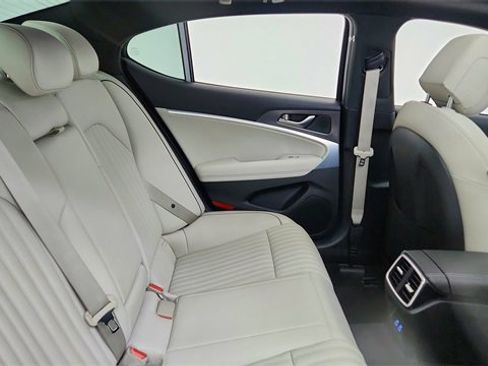Used 2025 Genesis G70 2.5T w/ Sport Prestige Package image 24