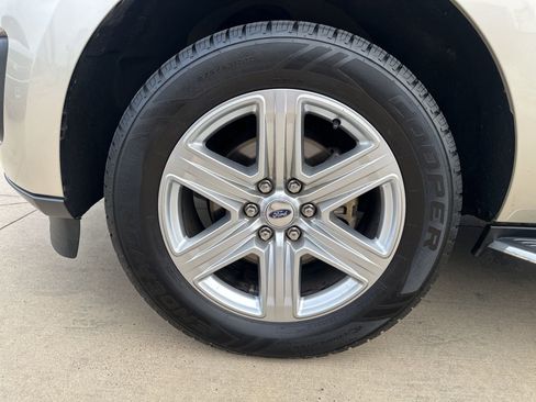 Used 2018 Ford Expedition XLT w/ Equipment Group 202A image 10