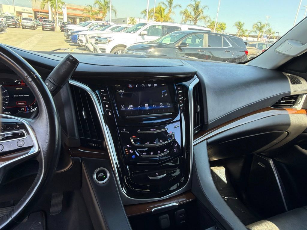 Used 2020 Cadillac Escalade ESV Premium Luxury w/ Escalade Sport Edition AWD/4WD image 19