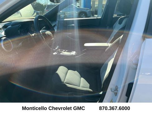 Used 2024 Chevrolet Trax RS w/ Driver Confidence Package image 11