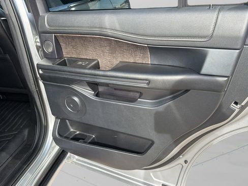 Used 2021 Ford Expedition Limited RWD image 12