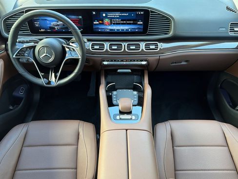 Used 2026 Mercedes-Benz GLS 450 4MATIC image 12