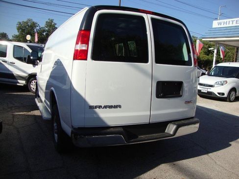 Used 2024 GMC Savana 2500 w/ Driver Convenience Package image 3