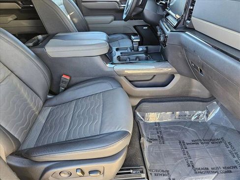 Used 2025 Chevrolet Silverado 1500 ZR2 w/ Technology Package image 19