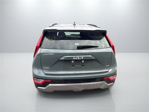 Certified 2023 Kia Niro EX Touring image 6