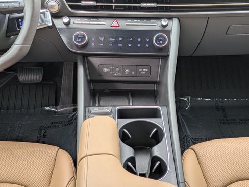 Used 2025 Hyundai Sonata Limited FWD image 17