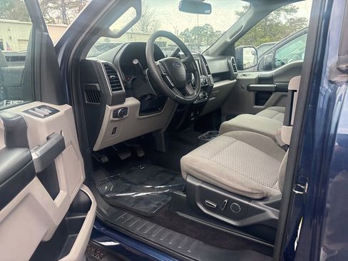 Used 2017 Ford F150 XLT w/ Equipment Group 302A Luxury image 11