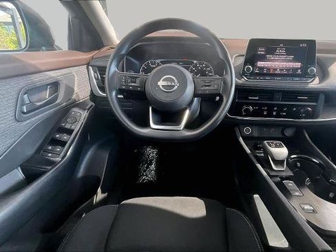 Certified 2023 Nissan Rogue S FWD image 6