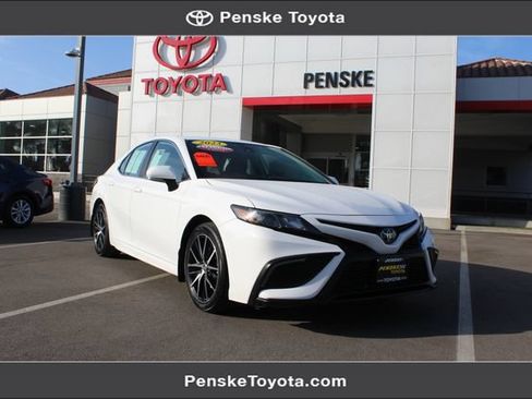 Certified 2023 Toyota Camry SE FWD image 1