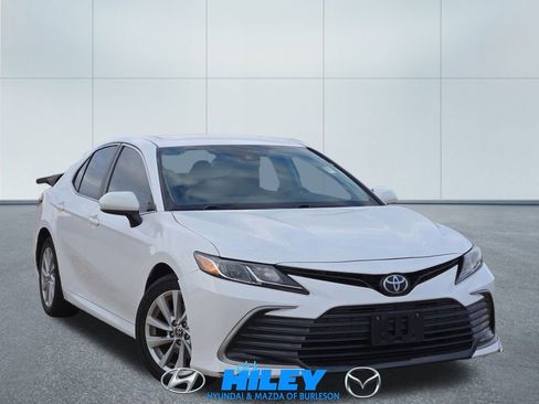 Used 2021 Toyota Camry LE w/ Carpet Mat Package (TMS) image 1