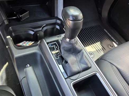 Used 2021 Toyota Tacoma TRD Off-Road w/ TRD Premium Off Road Package AWD/4WD image 24