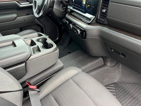 Used 2022 Chevrolet Silverado 1500 LT w/ Z71 Off-Road Package image 12