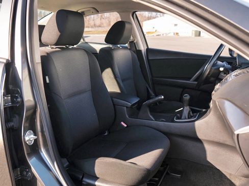 Used 2013 MAZDA MAZDA3 i Touring image 17